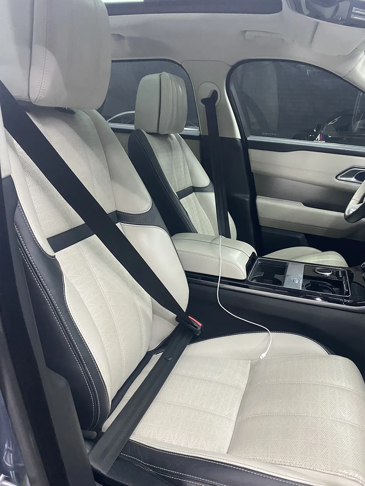 evoque 1